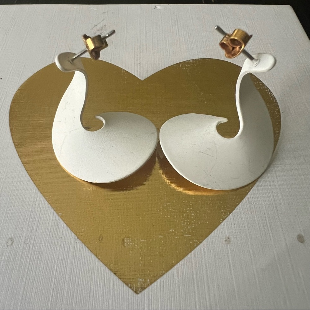 👑 White Swirl Earrings retro vintage 5 for $10 jewelry sale